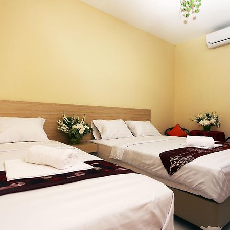 C.Stone Hotel Surabaya Exterior foto