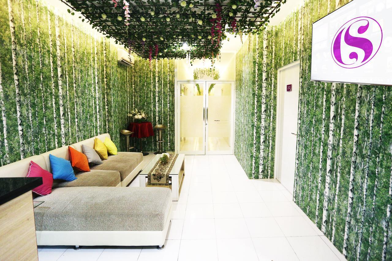 C.Stone Hotel Surabaya Exterior foto